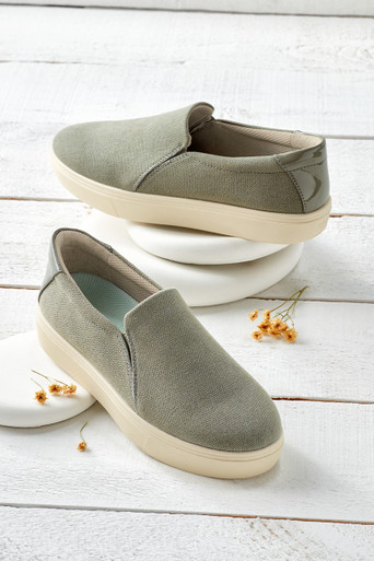 Madison Cloud Sneakers by Dr. Scholl's®
